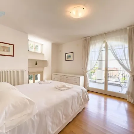 Ferienwohnung Cattedrale 5 Tirabora Short Rent Triest Exterior foto