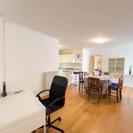 Ferienwohnung Cattedrale 5 Tirabora Short Rent Triest Exterior foto