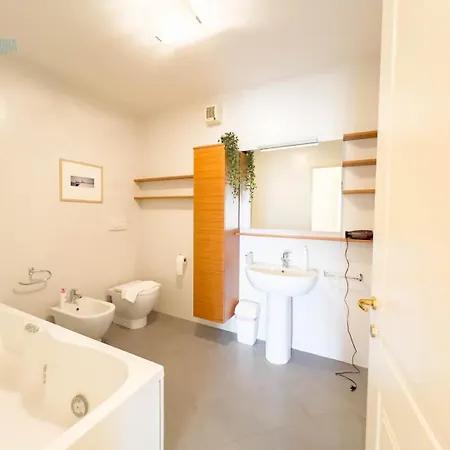 Ferienwohnung Cattedrale 5 Tirabora Short Rent Triest Exterior foto