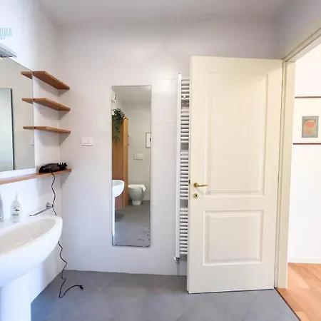 Ferienwohnung Cattedrale 5 Tirabora Short Rent Triest Exterior foto